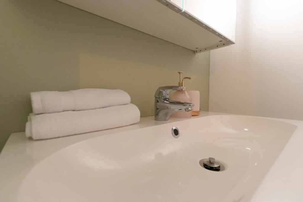 Cabana & Le Grand Appartement Lumineux Macon Bagian luar foto
